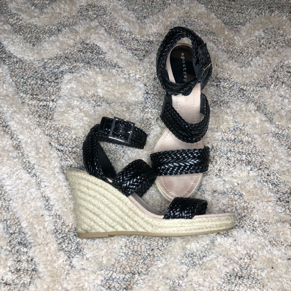 Apostrophe wedges - Picture 4 of 6